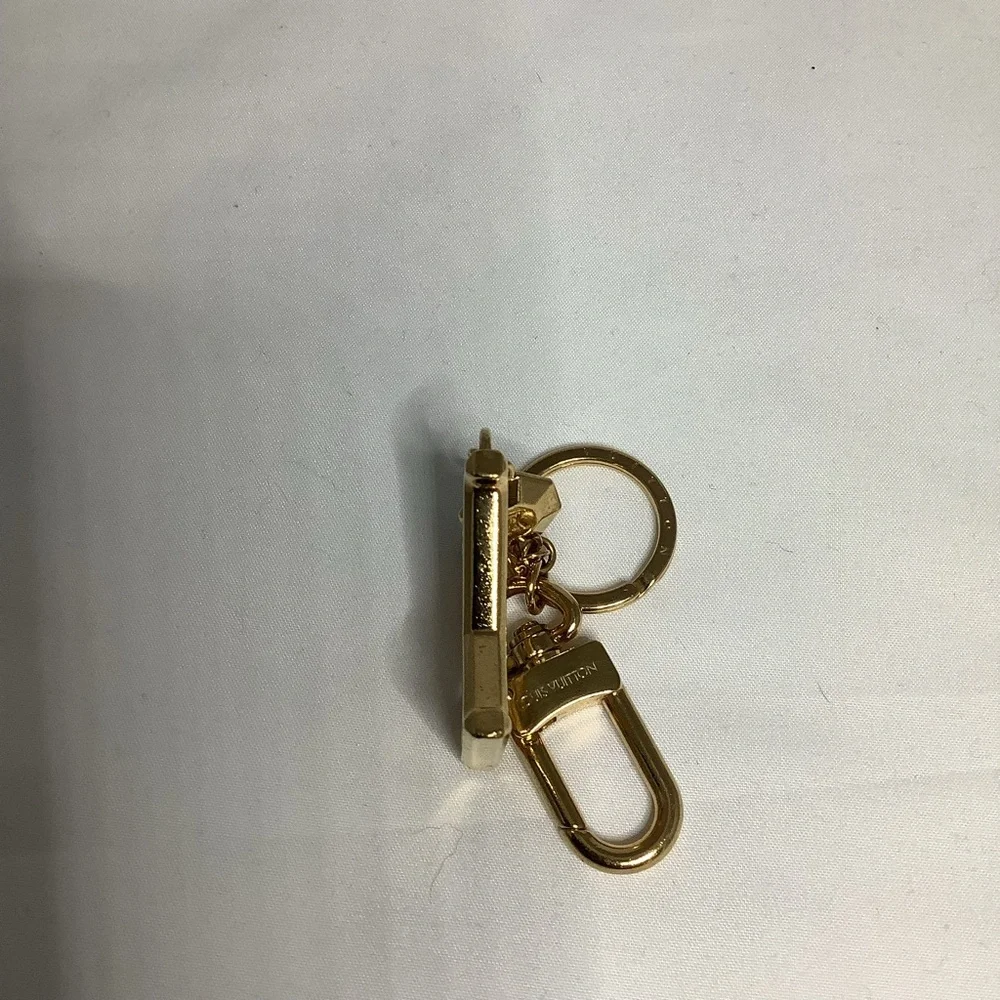 Louis Vuitton Gold Monogram Keychain - Picture 11 of 11